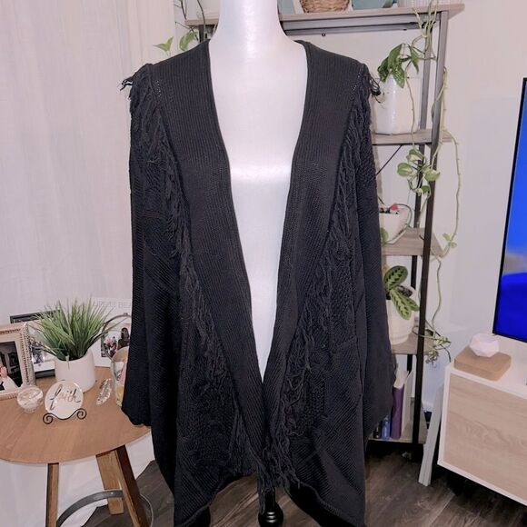 Beautiful pancho style thick sweater w arm holes by MUAN - Picture 1 of 7